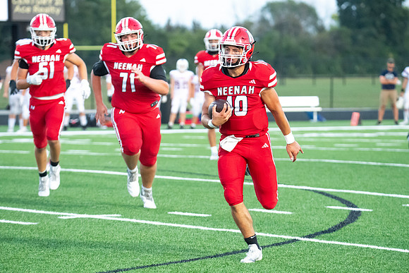 Neenah vs Appleton East 0380