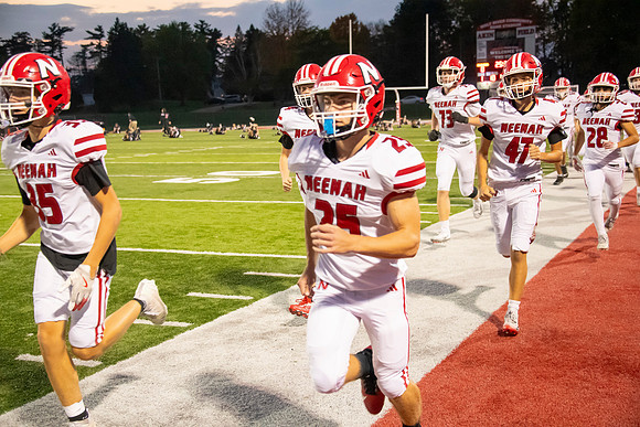 Neenah vs Hortonville 0206