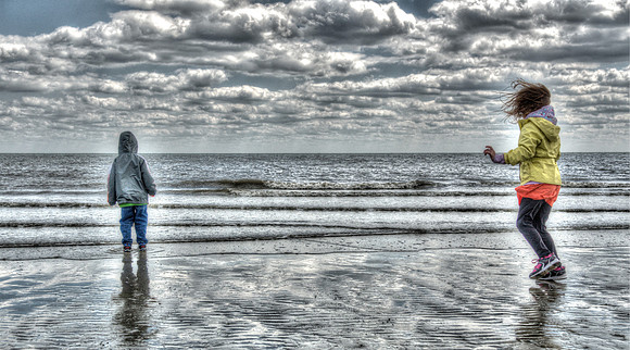 kids-on-caligny-beach-hdr_8669895343_o