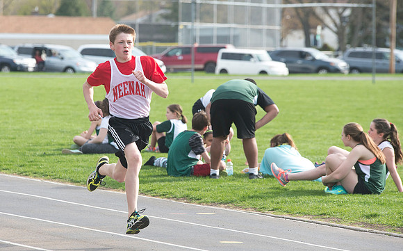 Neenah_Middle_School_Track_04242017_002
