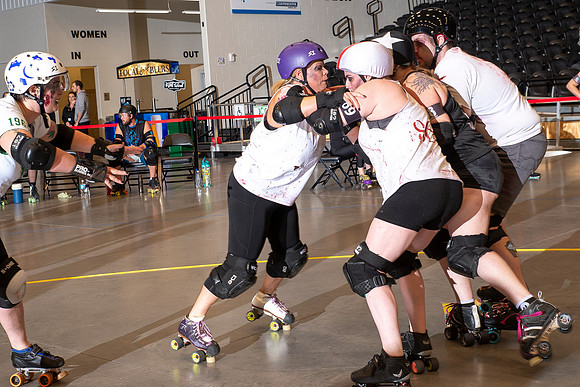 Zombies_vs_Vampires_126