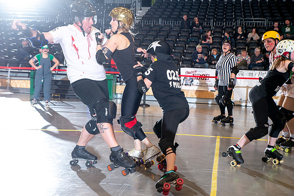 Zombies_vs_Vampires_134