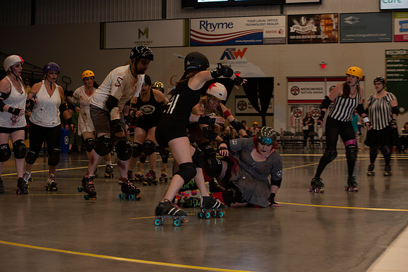 Zombies_vs_Vampires_046