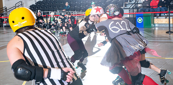 Zombies_vs_Vampires_121