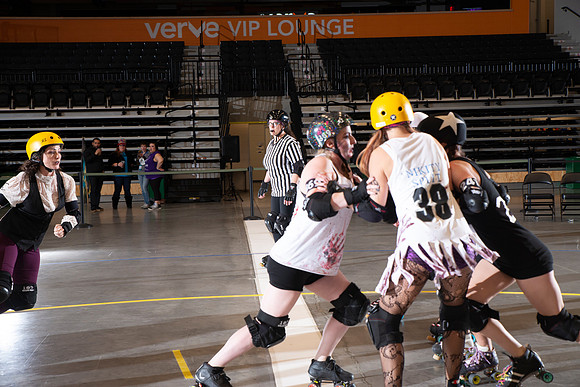 Zombies_vs_Vampires_106