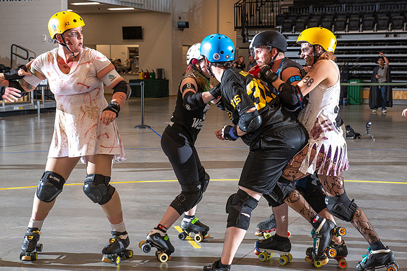 Zombies_vs_Vampires_169