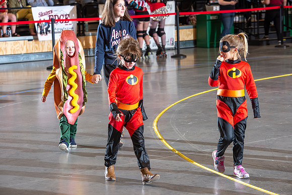 Zombies_vs_Vampires_010