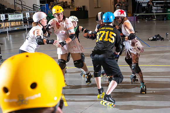 Zombies_vs_Vampires_168