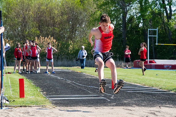 NHS_Track_023
