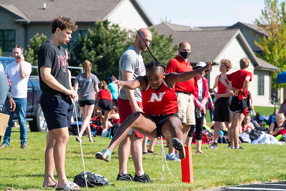 NHS_Track_003