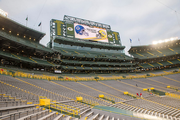 packers_vs_bears_003_30551559841_o