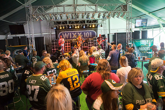 packers_vs_cowboys_122_30513480142_o