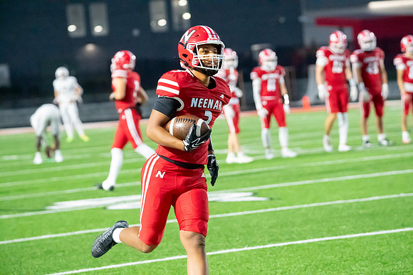 Neenah vs DePere 0157