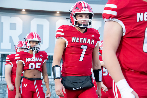Neenah vs DePere 0016