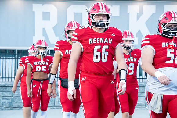 Neenah vs DePere 0014