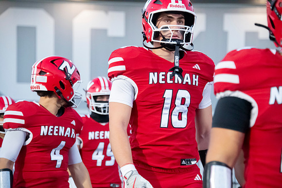 Neenah vs DePere 0040