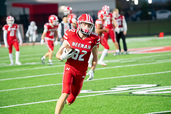 Neenah vs DePere 0140