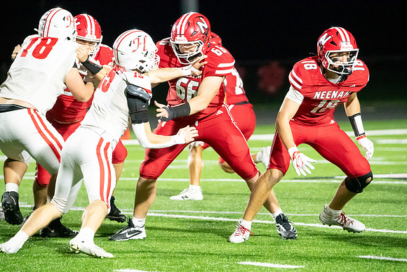 Neenah vs Hortonville 0497