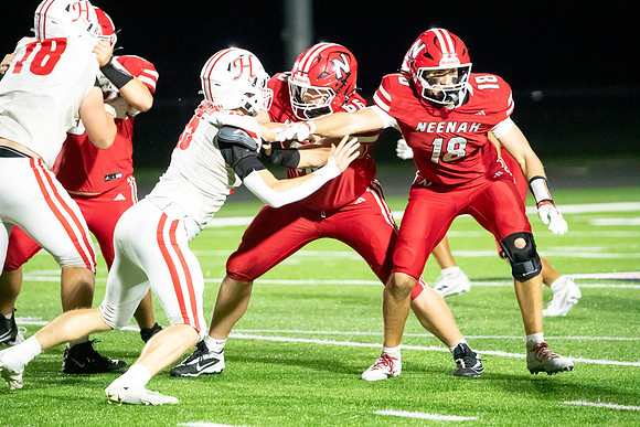 Neenah vs Hortonville 0495