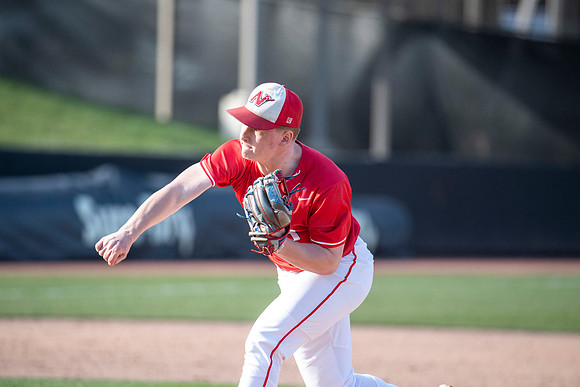 Neenah vs Menasha0407