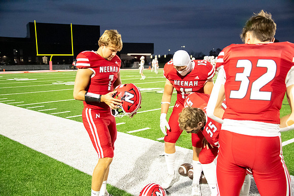 Neenah vs Hortonville 0210