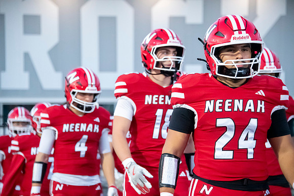 Neenah vs DePere 0039