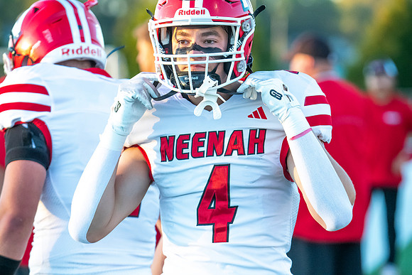 Neenah vs Appleton North 0116