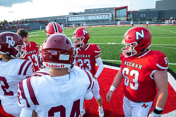 Neenah vs DePere 0274