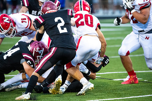 Neenah v DePere_0400