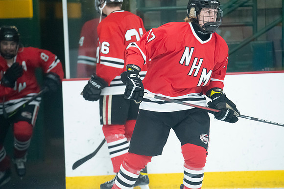 NHM Varsity vs Ashwaubenon 023
