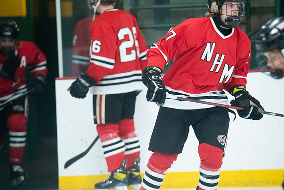 NHM Varsity vs Ashwaubenon 024