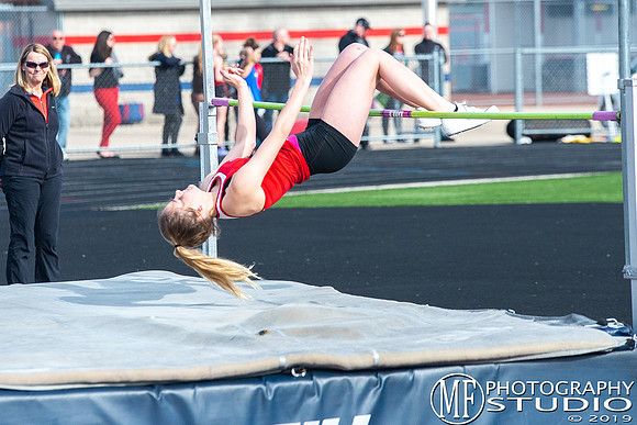 nhs_girls_track_009_47819717862_o