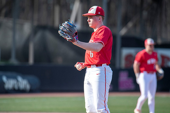Neenah vs Menasha0402