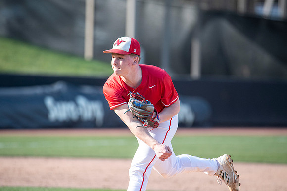 Neenah vs Menasha0408