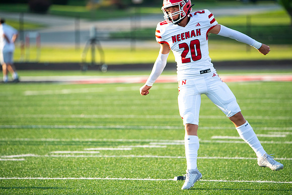 Neenah vs Montego 0081