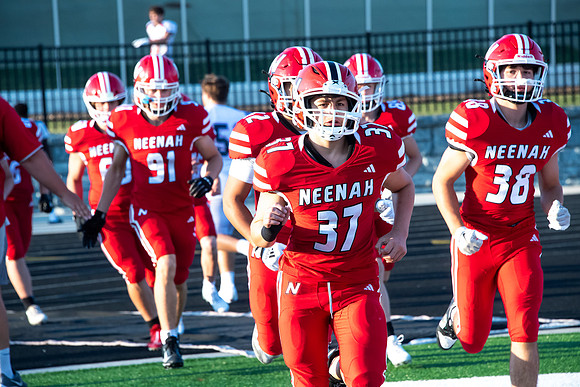 Neenah vs Appleton East 0127