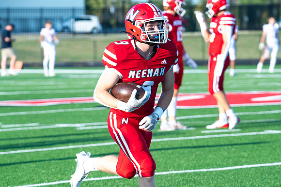 Neenah vs Appleton East 0038