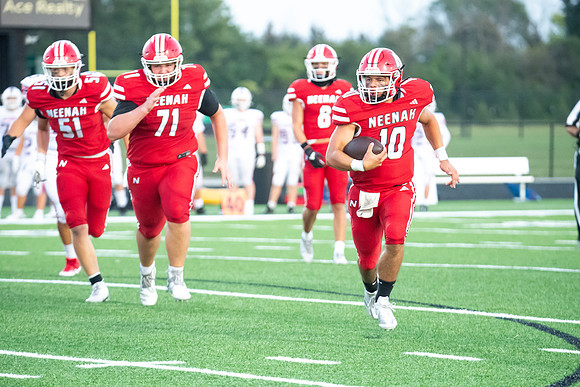 Neenah vs Appleton East 0376