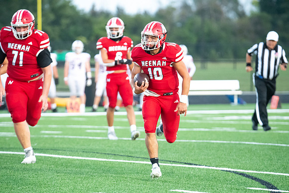 Neenah vs Appleton East 0374