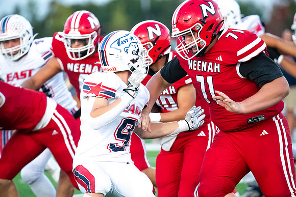 Neenah vs Appleton East 0297