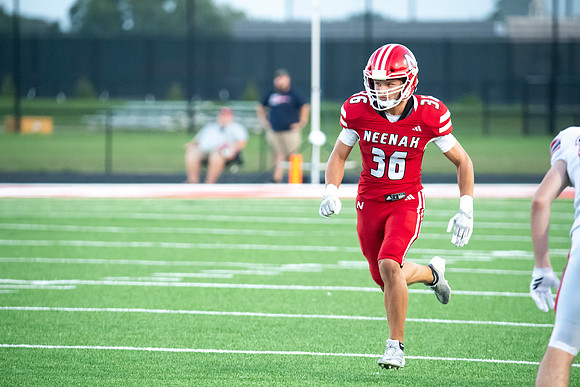 Neenah vs Appleton East 0458