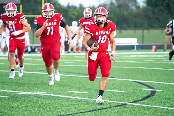 Neenah vs Appleton East 0377