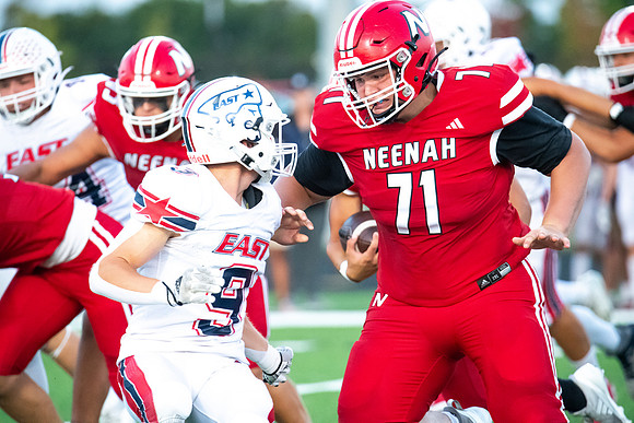 Neenah vs Appleton East 0296