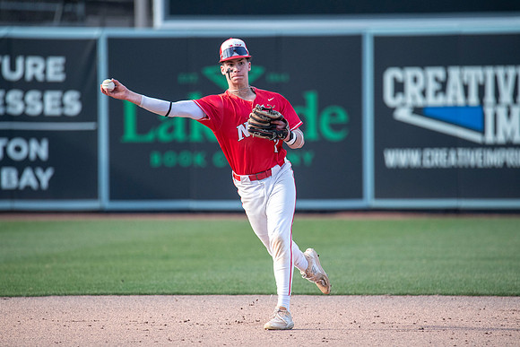 Neenah vs Menasha0440