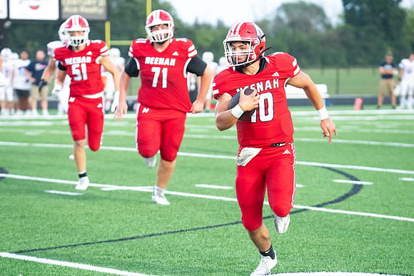 Neenah vs Appleton East 0386