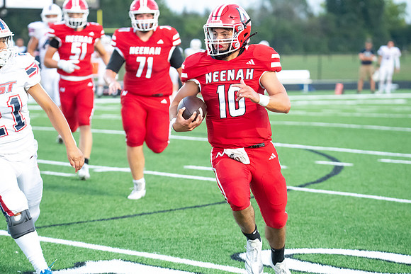 Neenah vs Appleton East 0389