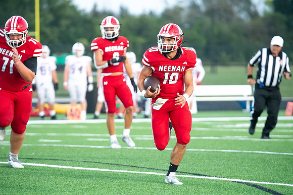 Neenah vs Appleton East 0372