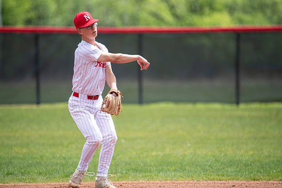 Neenah vs DC Everest 073