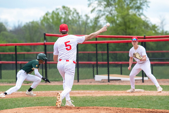 Neenah vs DC Everest 275