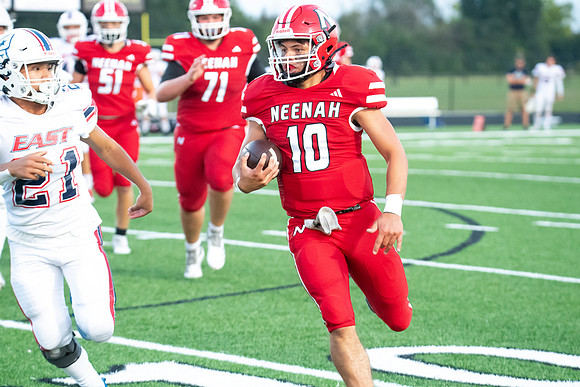 Neenah vs Appleton East 0390